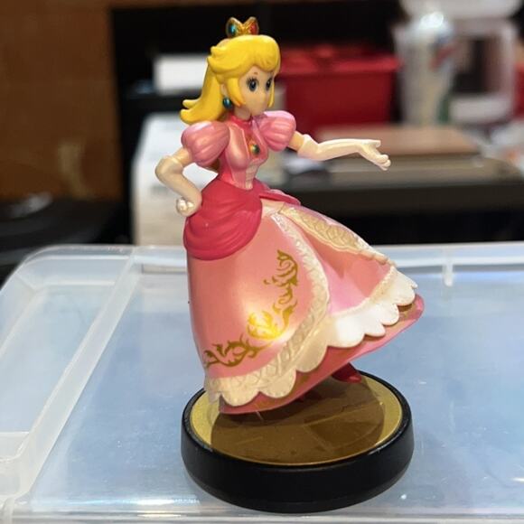 PEACH amiibo (Super Smash Bros Series) - Picture 3 of 8